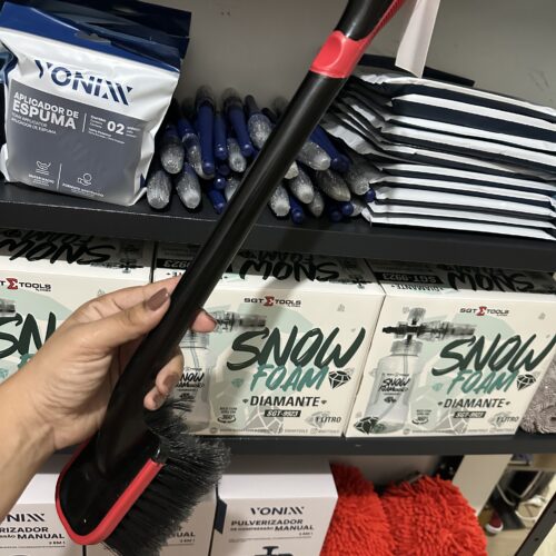 Escova Longa para Caixas de Rodas